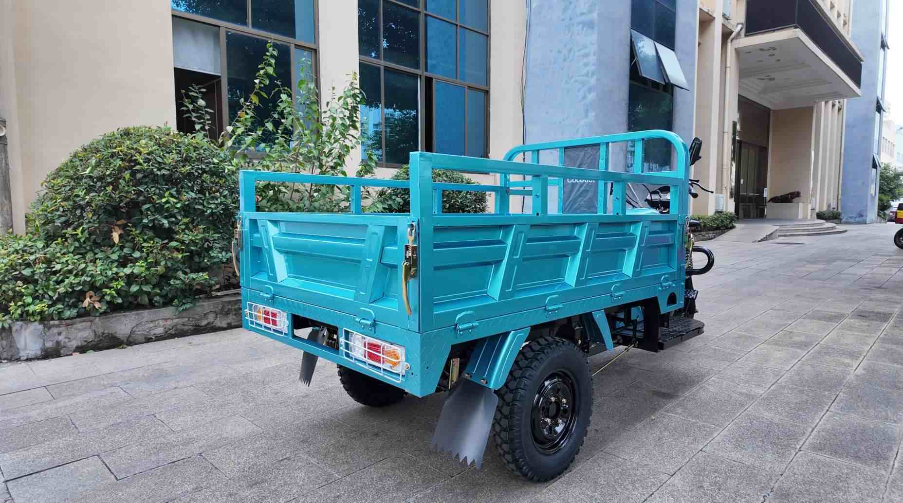 Yun 360-- Gasoline Cargo Tricycle