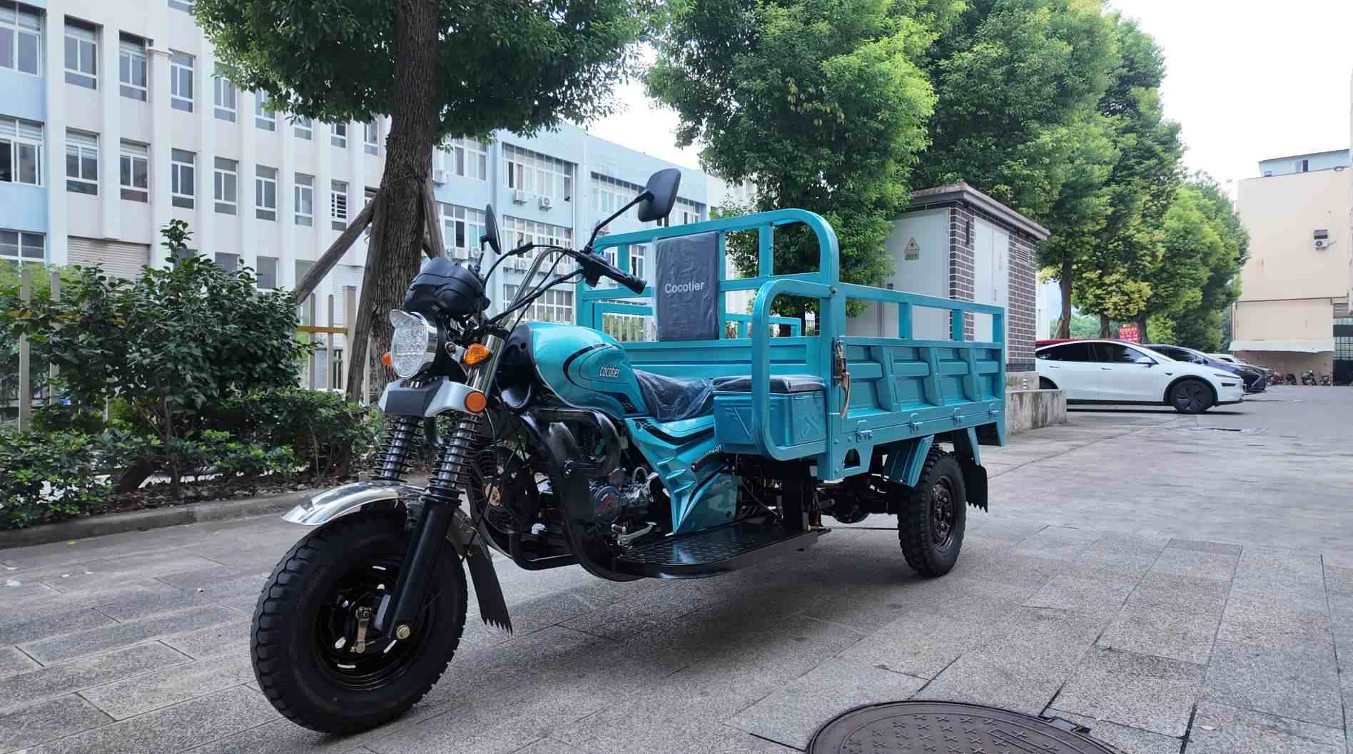 Yun 360-- Gasoline Cargo Tricycle
