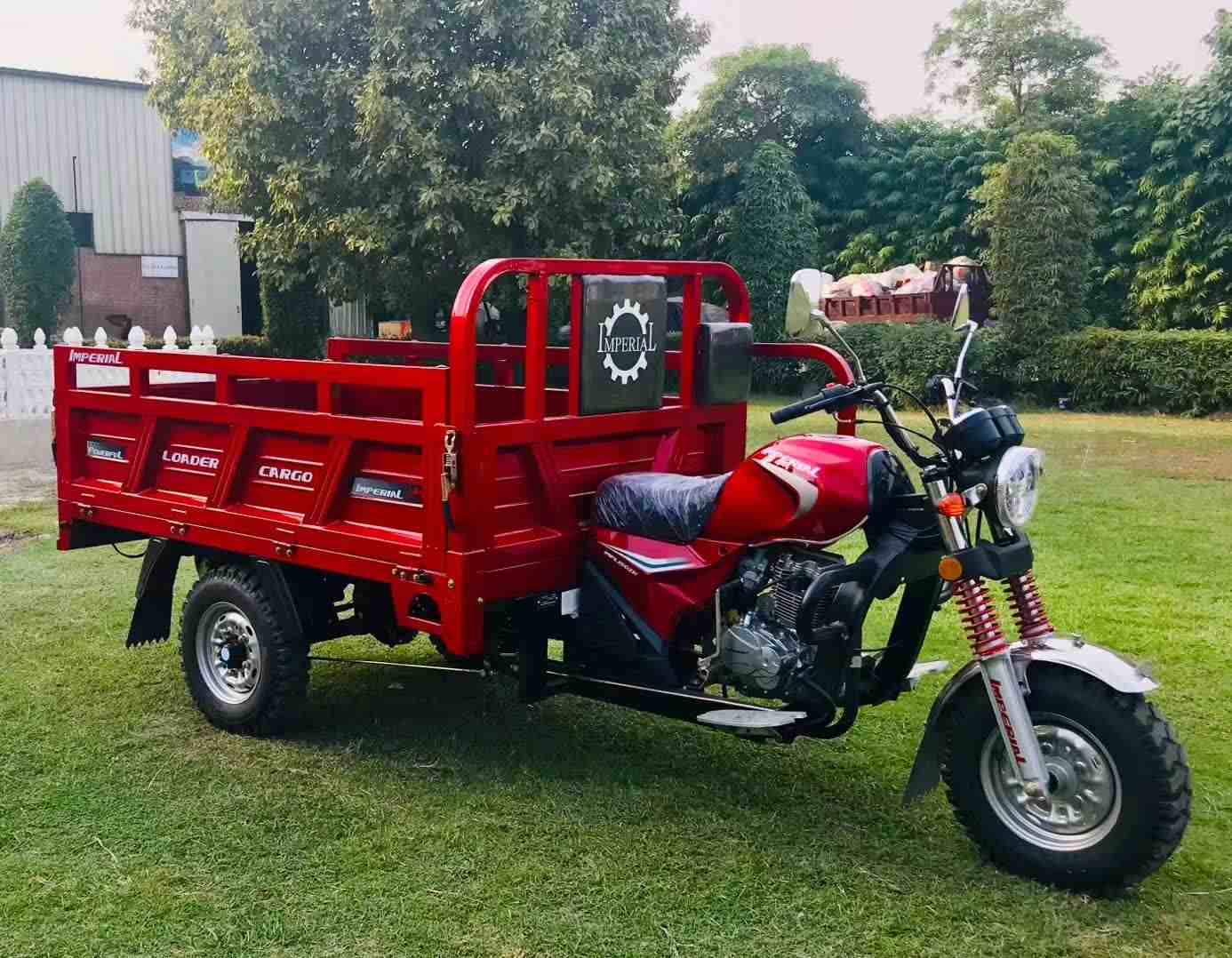 Yun 320--Gasoline-powered cargo tricycle